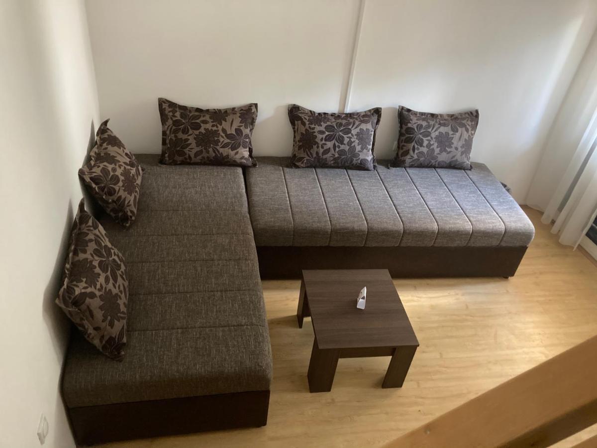 B&B Villa Pipacs Feketić エクステリア 写真