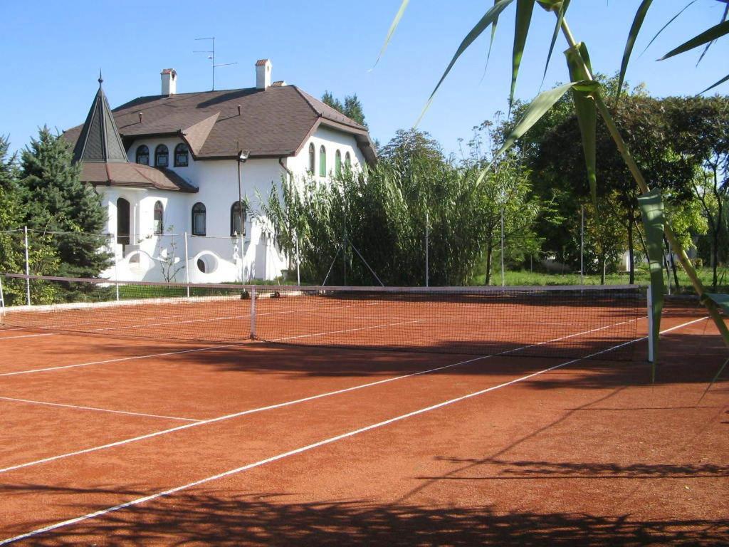 B&B Villa Pipacs Feketić エクステリア 写真
