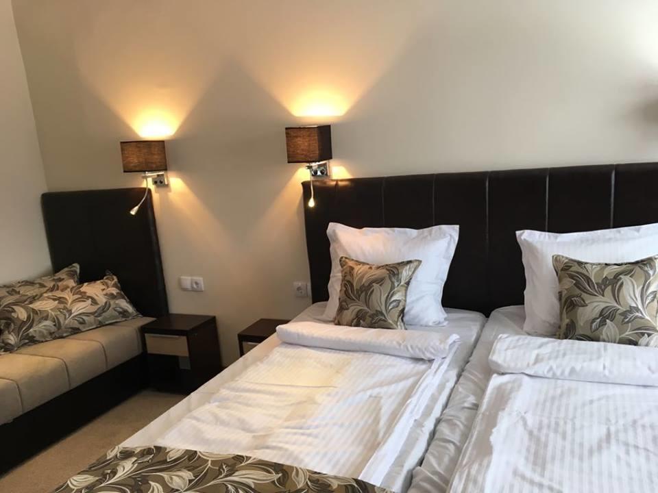 B&B Villa Pipacs Feketić エクステリア 写真
